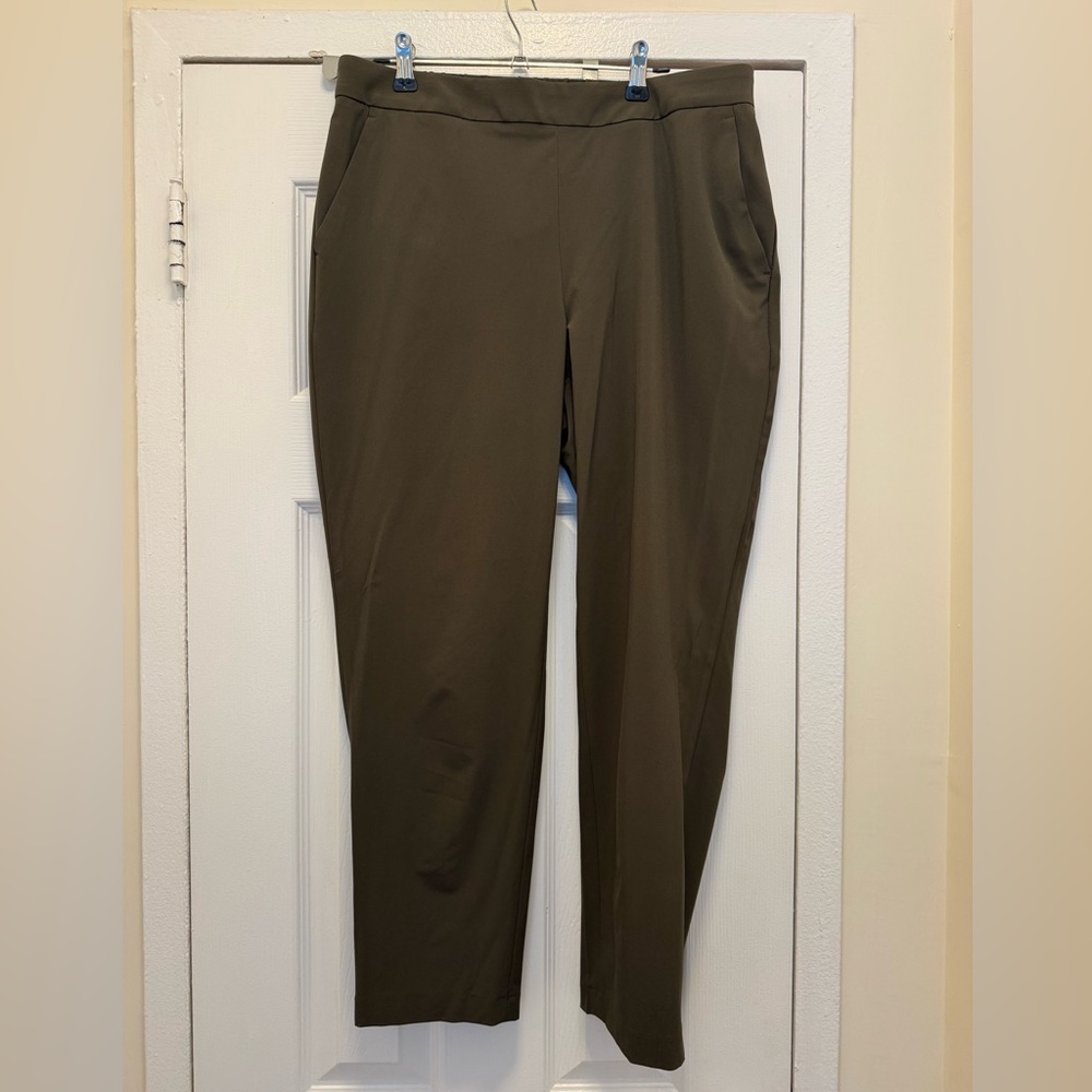 NWT Banana Republic Women’s Olive Chinos